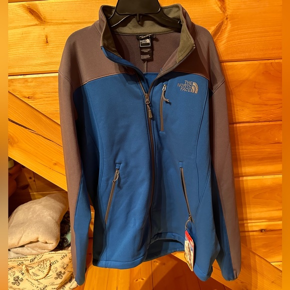 New North Face Jacket - Picture 1 of 5